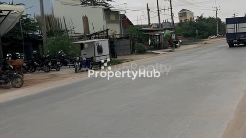 ដីជួលលើផ្លូវធំ ក្បែរវត្តក្រាំងធ្នង់