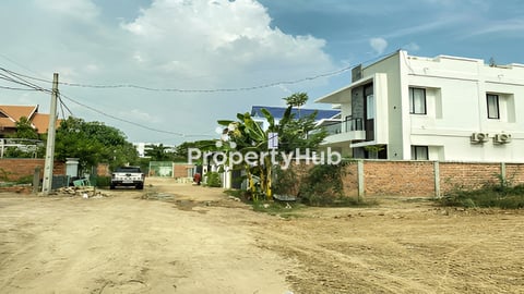 ដីលក់ក្នុងក្រុងសៀមរាប-ភូមិសាលាកំរើក Land for Sale in Siem Reap-Sala Kamreuk Vill