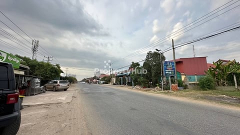 ដីលក់ជាប់ផ្លូវជាតិ380 10m x 25m