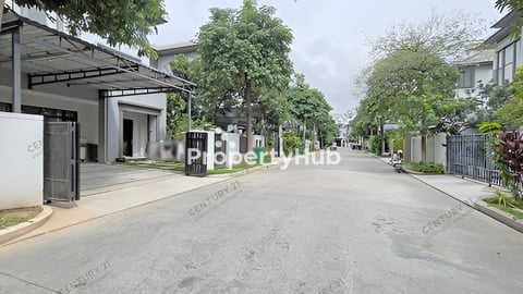 🏘 វីឡាឃ្វីន (Queen A ) ក្នុងបុរី ជីបម៉ុង271 ត្រូវការលក់បន្ទាន់ខ្លាំង ​