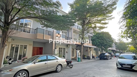 🏘 វីឡាកូនកាត់ (LA) ក្នុងបុរី ភ្នំពេញថ្មីរីជិនផាក ត្រូវការលក់បន្ទាន់ខ្លាំង