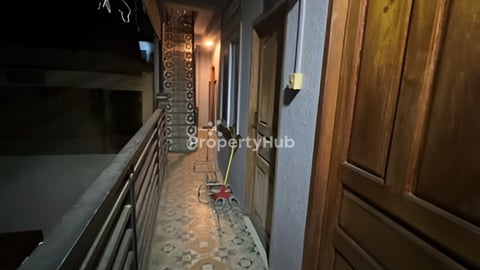 បន្ទប់ជួល2004