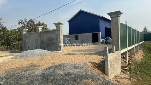 105: ដីព្រែកហូរ 550m2 និង ឃ្លាំង 160m2 សំរាប់លក់