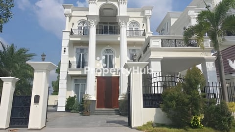 Villa For Sale