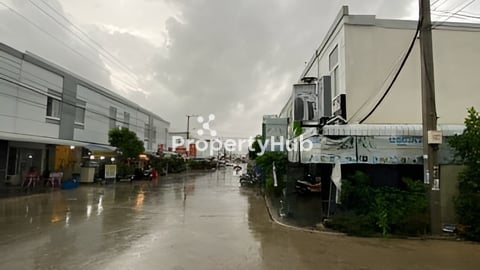 ផ្ទះលក់ខាតហើយ(សំខាន់មានចំណូលស្រាប់ទៀត)44000$(ចុះបានតិច)