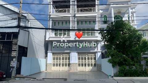 ផ្ទះ២ល្វែងលក់ ជិតផ្សារដីហ៊ុយ