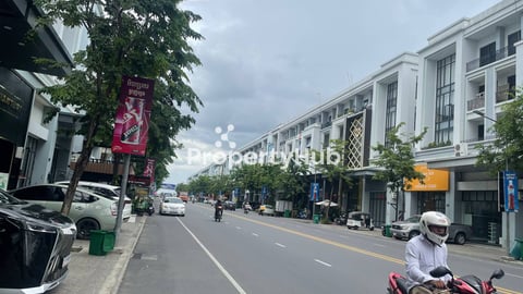 Luxury Shophouse for Rent in the Esteemed Chip Mong 271