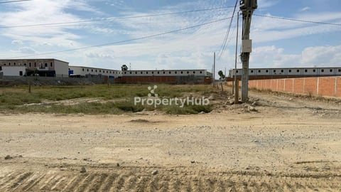 ដីកែងលក់ជិតផ្លូវវត្តភ្នៀត នៅជាប់បុរី