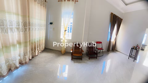 វីឡាជួលនៅបាត់ដំបងក្រោយផ្សាភូពុយ