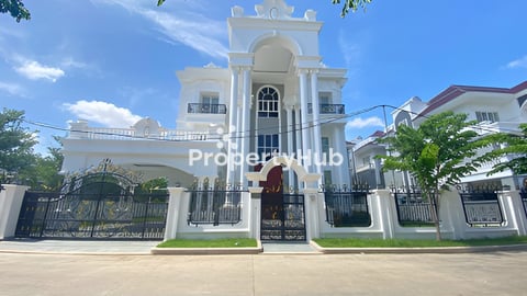 វីឡាកែងនៅលើផ្លូវសួន សម្រាប់លក់នៅបុរីភ្នំពេញថ្មីអេលីតផាក2​