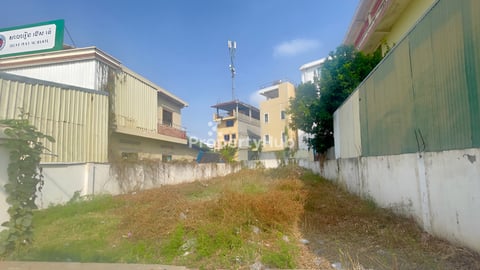 ដីសំរាបជួលនៅលើផ្លូវព្រៃស ក្បែរផ្សារចំការដូង បុរីពិភពថ្មី សាលារៀន ល្អខ្លាំងសំរាបធ