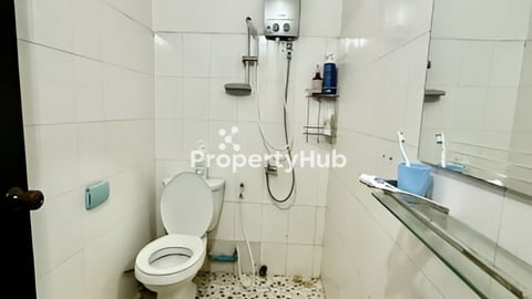 ផ្ទះលក់បន្ទាន់ក្រោយផ្សារលើក្រុងសៀមរាប