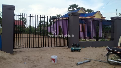 ដីជួល លើផ្លូវ 130  250$/ខែ