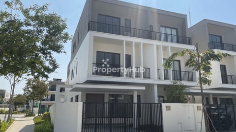 Corner Link Villa for Sale in Borey Chankiri
