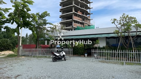 ដីលក់ (ជិតបឹងតាមោក ព្រែកព្នៅ)