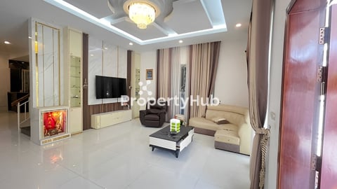 វីឡាភ្លោះសំរាប់លក់នៅបុរីវិមានភ្នំពេញ ស្ថិតនៅគម្រោង១0