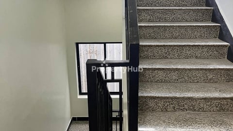 Building for rent near road 4