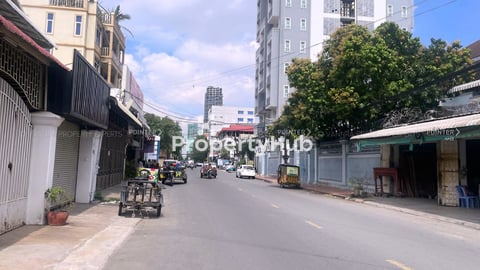 ឃ្លាំងជួលនៅលើផ្លូវ468