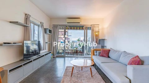 Beautifully Renovated 1-Bedroom Apartment for Rent in Daun Penh