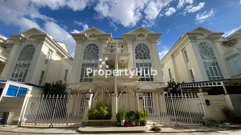 វីឡាភ្លោះ លក់បន្ទាន់ បុរី ដឹ មេគង្គ រ៉ូយ៉ាល់​​ 6A  លក់: 185,000