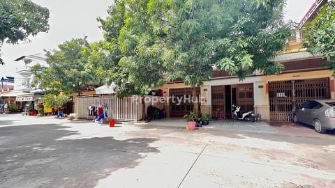 ផ្ទះល្វែង E0 សំរាប់លក់ នៅក្នុងបុរី ពិភពថ្មី ចំការដូង1