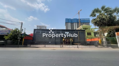 Commercial land for rent, just 4mns drive from Russian Market