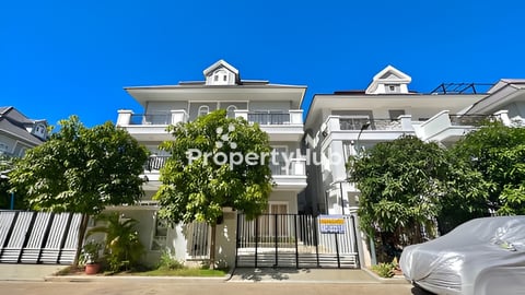 Twin Villa for Sale  វីឡាភ្លោះ សម្រាប់លក់ ក្នុងបុរីភ្នំពេញថ្មី វត្តអង្គតាមុិញ គម