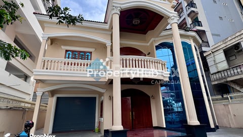 Villa for rent in Bkk1