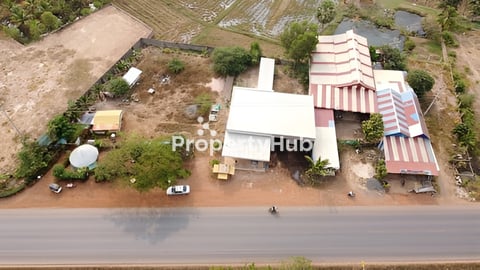 ដីលក់ជាប់ផ្លូវជាតិលេខ​ ៣​ ក្បាល 20 ជំរៅ​ 50m ខាងលិចផ្សរឈូក​ 3km.