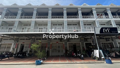 ផ្ទះល្វែងអាជីវកម្មជួលទល់មុខសួន