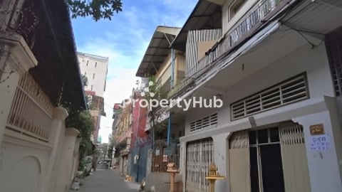 ផ្ទះជួល2ជាន់ជិតសំណង់12 មានសាលារៀនច្រើន ជិតកន្លែងធ្វើការ សំបូររកអីញ៉ាំ!​