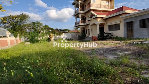 ផ្ទះវីឡាលក់បន្ទាន់ (តម្លៃស្មើនឹងតម្លៃដីទទេ)