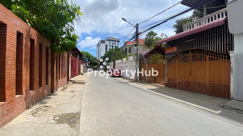 🏘 ផ្ទះល្វែង (ខាង) នៅជិតផ្សារបឹងទំពុន ខណ្ឌមានជ័យ ត្រូវការលក់បន្ទាន់ខ្លាំង