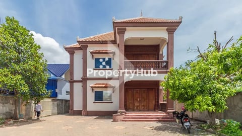 5BR-House for Rent in Svay Dangkum Area