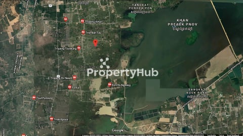 ដីឡូត៍ក្បែរបឹងតាមោគ(ក្រុងរណបជប៉ុន)