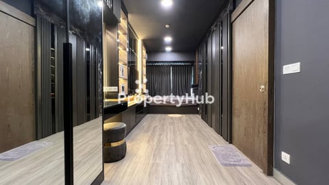 Studio Condo for rent at Urban Village PHASE 2