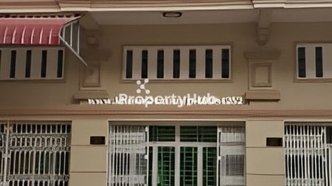 ផ្ទះល្វែងសម្រាប់លក់ជិតសាលាAUPPវត្តទួល