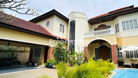 Villa with swimming pool for rent in Toul kork.
