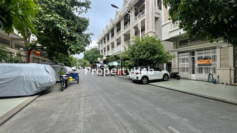 🏘 ផ្ទះល្វែង(ខាង) ក្នុងបុរី ប៉េងហួតស្ទឹងមានជ័យ ត្រូវការលក់បន្ទាន់ខ្លាំង