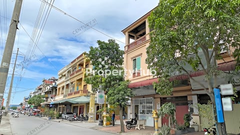🏘 ផ្ទះល្វែង (កែង) នៅលើផ្លូវ 371 ត្រូវការលក់បន្ទាន់ខ្លាំង ​