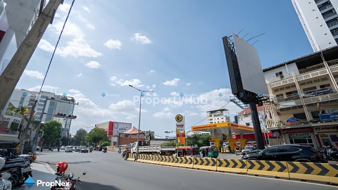 ដីសម្រាប់លក់នៅលើផ្លូវធំ មហាវិថី ម៉ៅ សេទុង - Big Land for Sale on Mao Tse Tong Bl