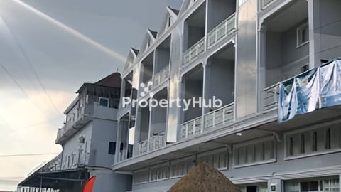 ផ្ទះអាជីវកម្ម លក់ក្នុងតម្លៃពិសេស រួសរាន់ឡេីងបងប្អូន នៅជិតស្ពានដែកចម្ការដូង ទល់មុខបុរីភ្នំមាស