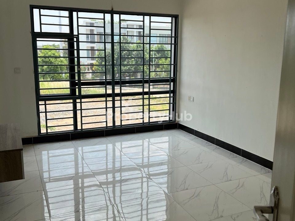 រូបភាពអចលនទ្រព្យទី 4