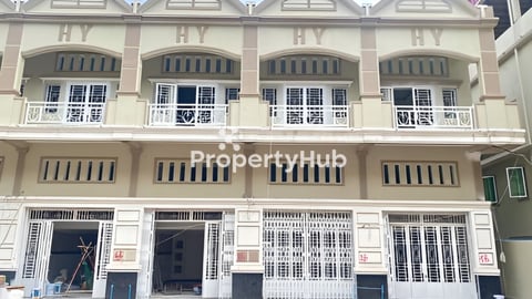 ផ្ទះល្វែងលក់