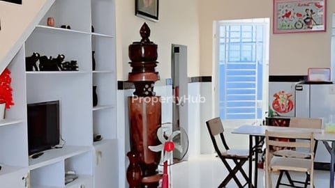 ផ្ទះលក់ ក្រោមទីផ្សា 40%  39500ហ្រ្វីកាត់ភ្លង់រឹងជូន 100%