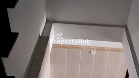 ផ្ទះល្វែងលក់ន្ទាន់