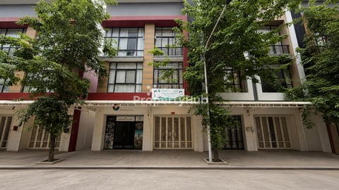 Shophouse for Rent in Borey Polaris 2  Chbar Ampov