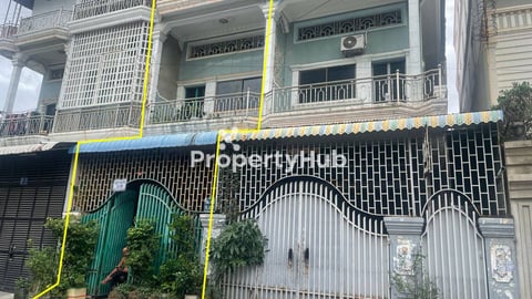 Cozy Shophouse for Sale on Street 454