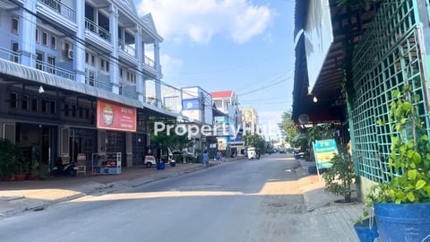 ឃ្លាំងជួល