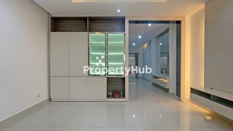 🏘 វីឡាកូនកាត់ (LA) ក្នុងបុរី ប៉េងហួតស្ទឹងមានជ័យ ត្រូវការលក់បន្ទាន់ខ្លាំង